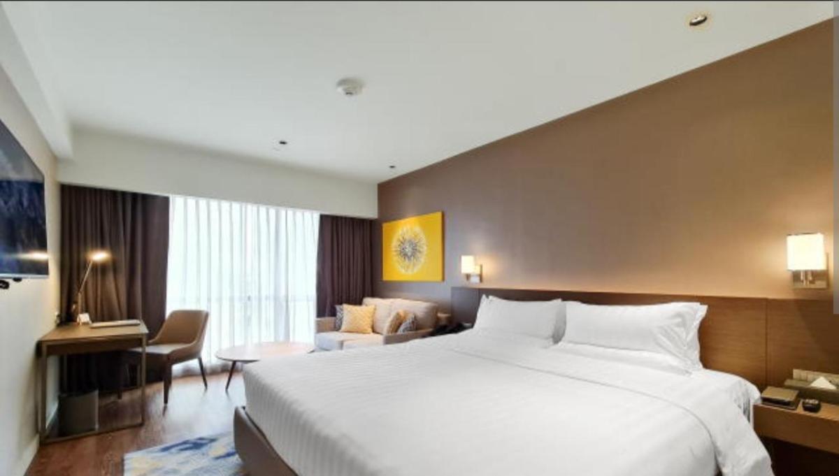 Novotel At Acqua By Manila